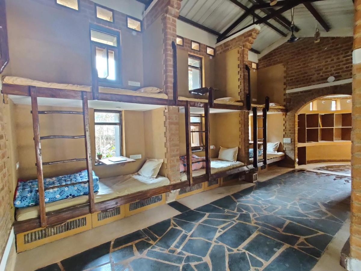 Surwahi Social Ecoestate Канха Экстерьер фото